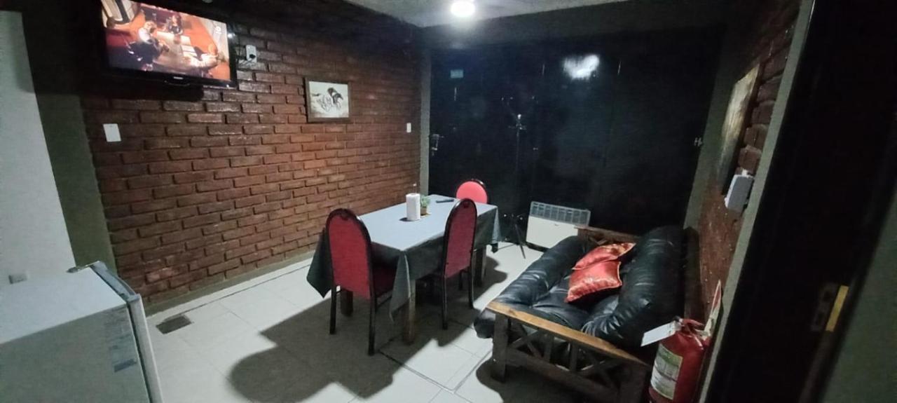 Apartamentos Willy - En Zona Residencial Con Estacionamiento Мендоса Екстериор снимка
