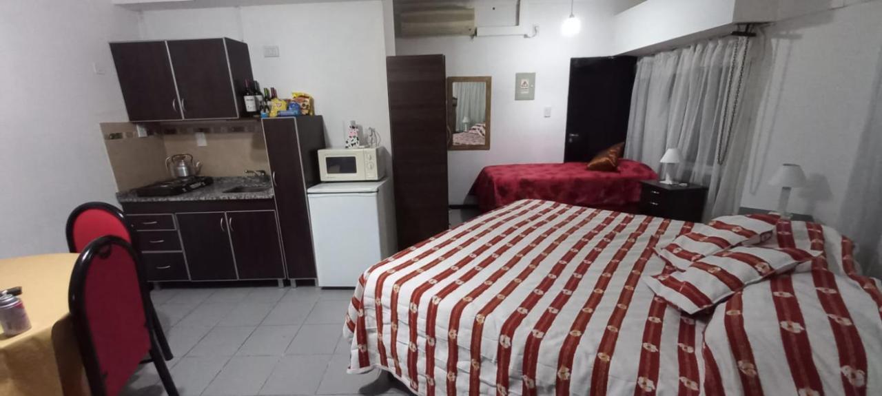 Apartamentos Willy - En Zona Residencial Con Estacionamiento Мендоса Екстериор снимка