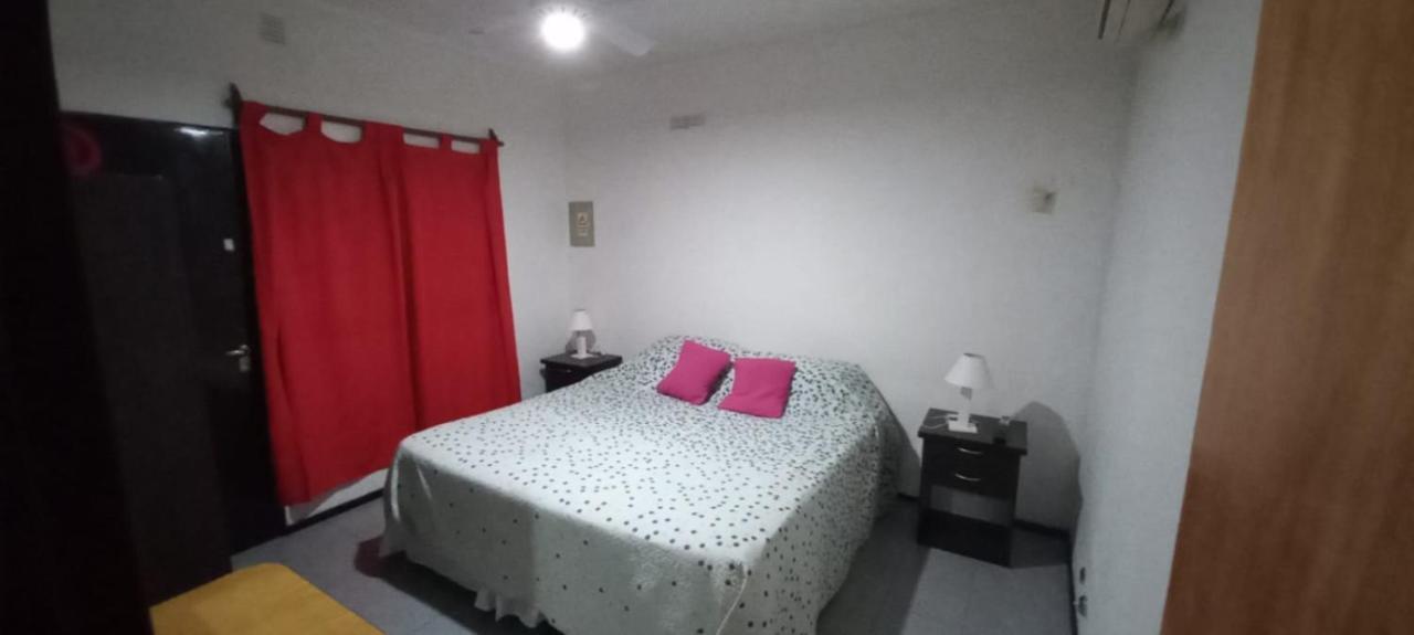 Apartamentos Willy - En Zona Residencial Con Estacionamiento Мендоса Екстериор снимка