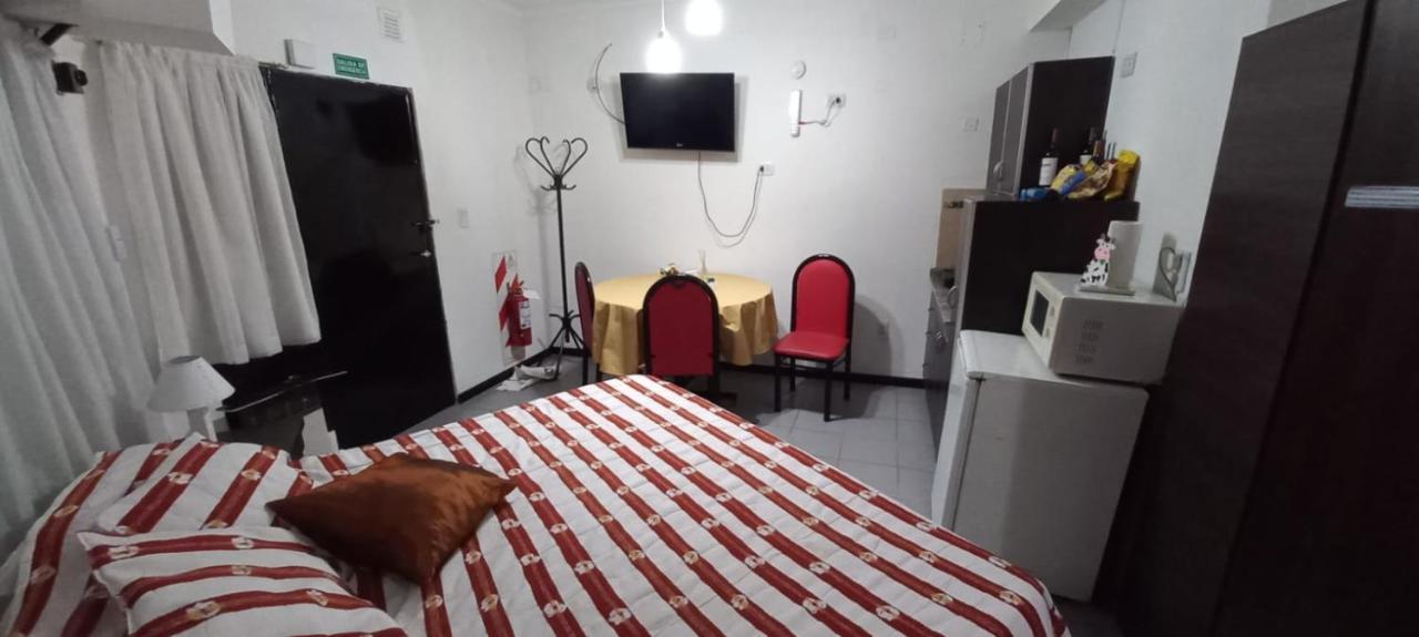 Apartamentos Willy - En Zona Residencial Con Estacionamiento Мендоса Екстериор снимка