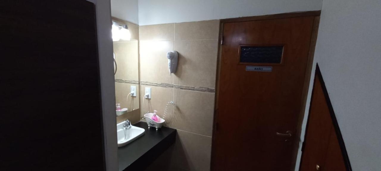 Apartamentos Willy - En Zona Residencial Con Estacionamiento Мендоса Екстериор снимка