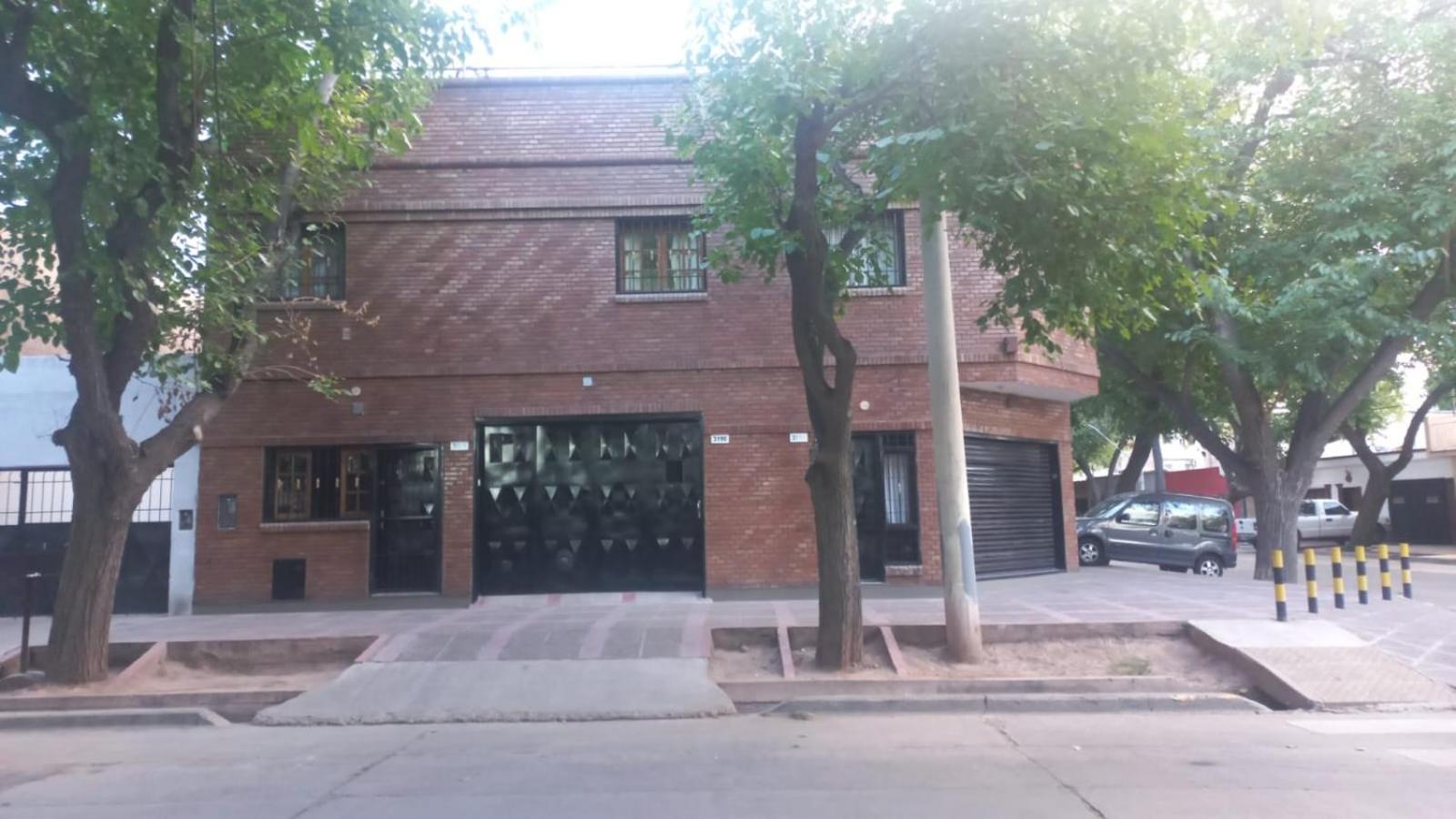 Apartamentos Willy - En Zona Residencial Con Estacionamiento Мендоса Екстериор снимка