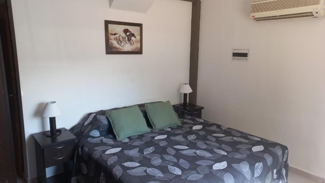 Apartamentos Willy - En Zona Residencial Con Estacionamiento Мендоса Екстериор снимка